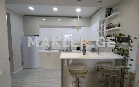  出售 3 room  公寓 萨布尔塔洛区  in Shartava st. 