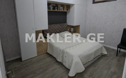 出售 3 room  公寓 萨布尔塔洛区  in Shartava st. 