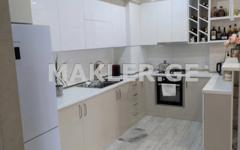  出售 3 room  公寓 萨布尔塔洛区  in Shartava st. 