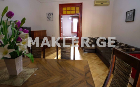  למכירה 3 חֶדֶר  דִירָה in Mtatsminda dist. (Old Tbilisi)  in Rustaveli ave. 