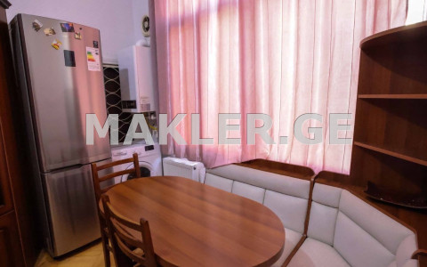  למכירה 3 חֶדֶר  דִירָה in Mtatsminda dist. (Old Tbilisi)  in Rustaveli ave. 