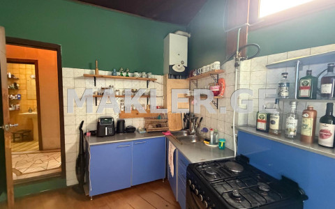  For Sale 4 room  Apartment in Sololaki dist. (Old Tbilisi)  in Lermontovi st. 