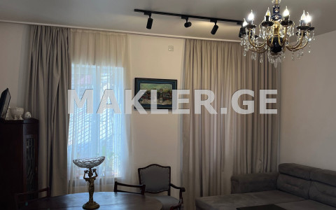  出售 4 room  公寓 第比利斯  in Amagleba st. 