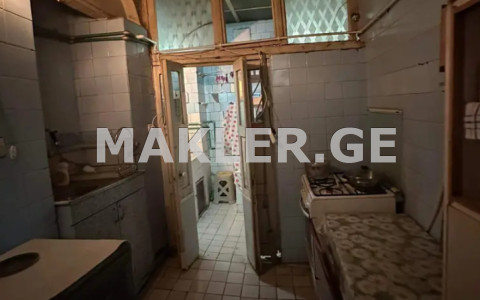  Продается 3 комнатная  Квартира в Дидубе  на ул. Д. Кипиани 
