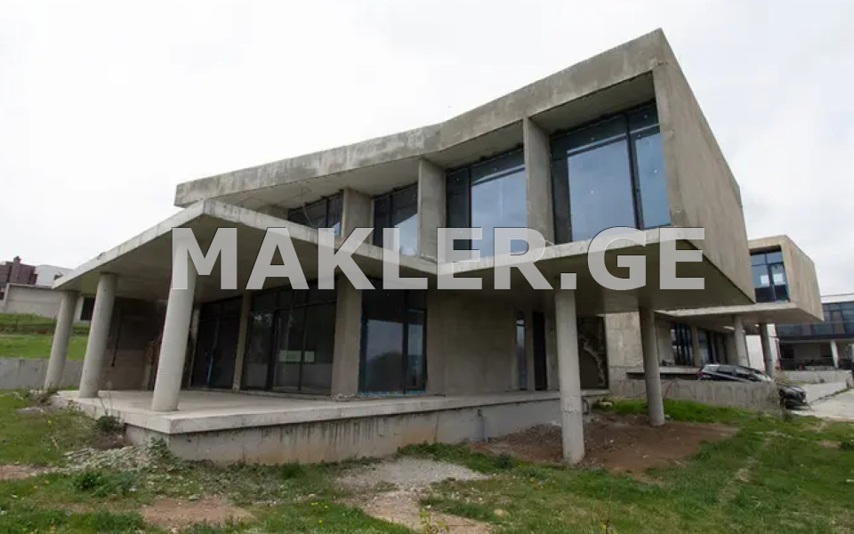  למכירה 378 m² מֶרחָב פרטי בית in Tsavkisi