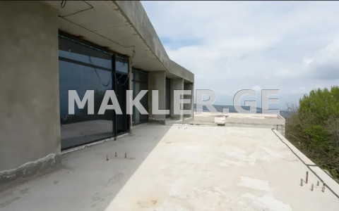  למכירה 378 m² מֶרחָב פרטי בית in Tsavkisi