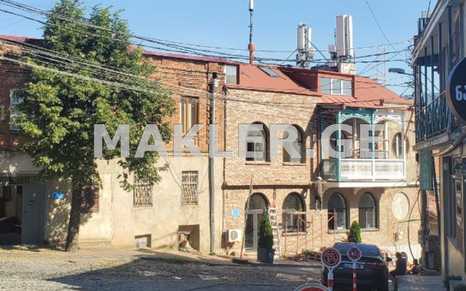  Продается 3 комнатная  Квартира в Авлабари