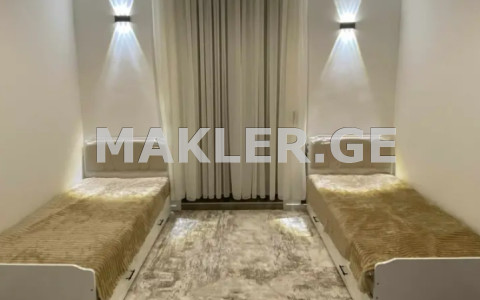  למכירה 5 חֶדֶר  דִירָה in Vake dist.  in I. Chavchavadze Ave. 