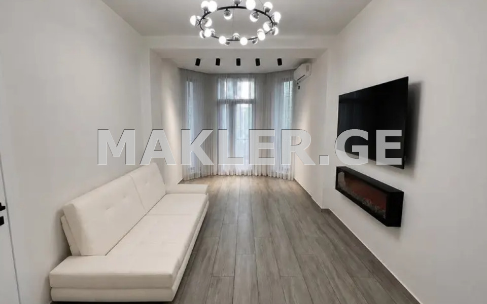  למכירה 5 חֶדֶר  דִירָה in Vake dist.  in I. Chavchavadze Ave. 
