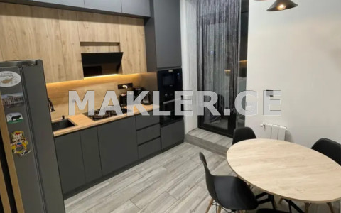  למכירה 5 חֶדֶר  דִירָה in Vake dist.  in I. Chavchavadze Ave. 