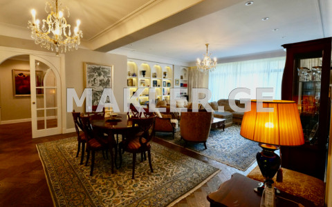  למכירה 4 חֶדֶר  דִירָה in Vake dist.  in I. Chavchavadze Ave. 
