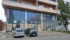 იყიდება 540 m² ფართობის კომერციული ფართი