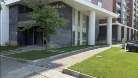 ქირავდება 107 m² ფართობის კომერციული ფართი საბურთალოზე
