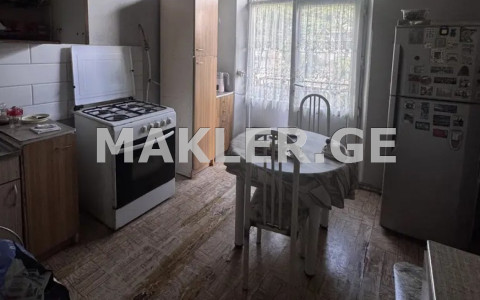  למכירה 4 חֶדֶר  דִירָה in Chugureti dist.  in Agmashenebeli ave. 