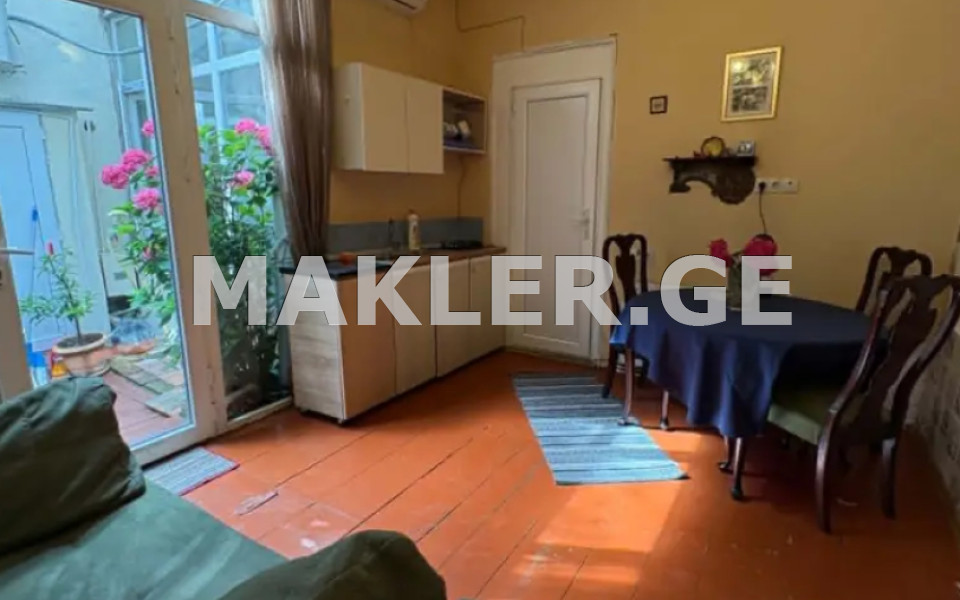  Satılık 5   Daire in Mtatsminda dist. (Old Tbilisi)  in S. Zaldastanishvili turn 