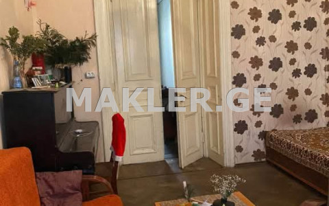  Satılık 2   Daire in Sololaki dist. (Old Tbilisi)  in L. Asatiani st. 