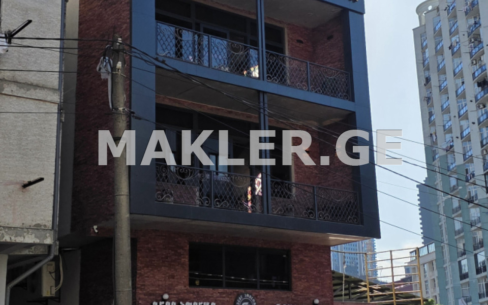  Satılık 360 m²  İşyeri in Batumi