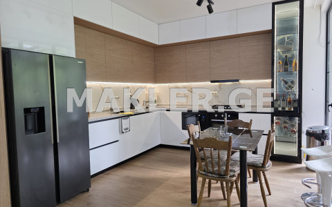  Kiralık 400 m²  İşyeri in Makhindjauri