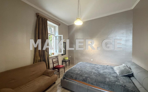  למכירה 4 חֶדֶר  דִירָה in Mtatsminda dist. (Old Tbilisi)  in Arsena st. 