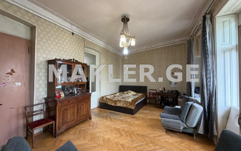  למכירה 4 חֶדֶר  דִירָה in Mtatsminda dist. (Old Tbilisi)  in Arsena st. 