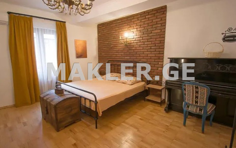  Satılık 4   Daire in Mtatsminda dist. (Old Tbilisi)  in Ingorokva st. 