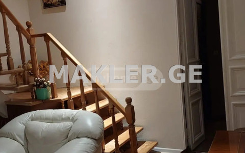  For Sale 5 room  Apartment in Abanotubani dit. (Old Tbilisi)