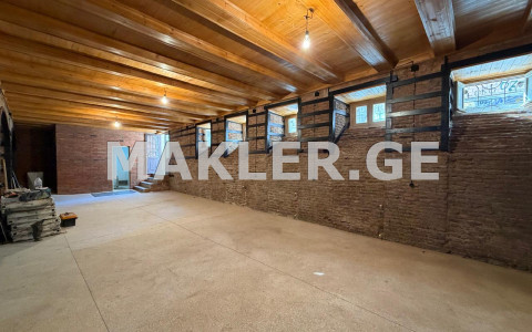  იყიდება ქირავდება 145 m² ფართობის კომერციული ფართი სოლოლაკში (ძველ თბილისში)  ლერმონტოვის ქუჩაზე 