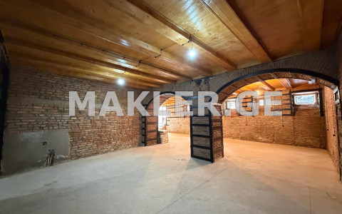  למכירה להשכרה 145 m² מֶרחָב מסחרי חלל in Sololaki dist. (Old Tbilisi)  in Lermontovi st. 