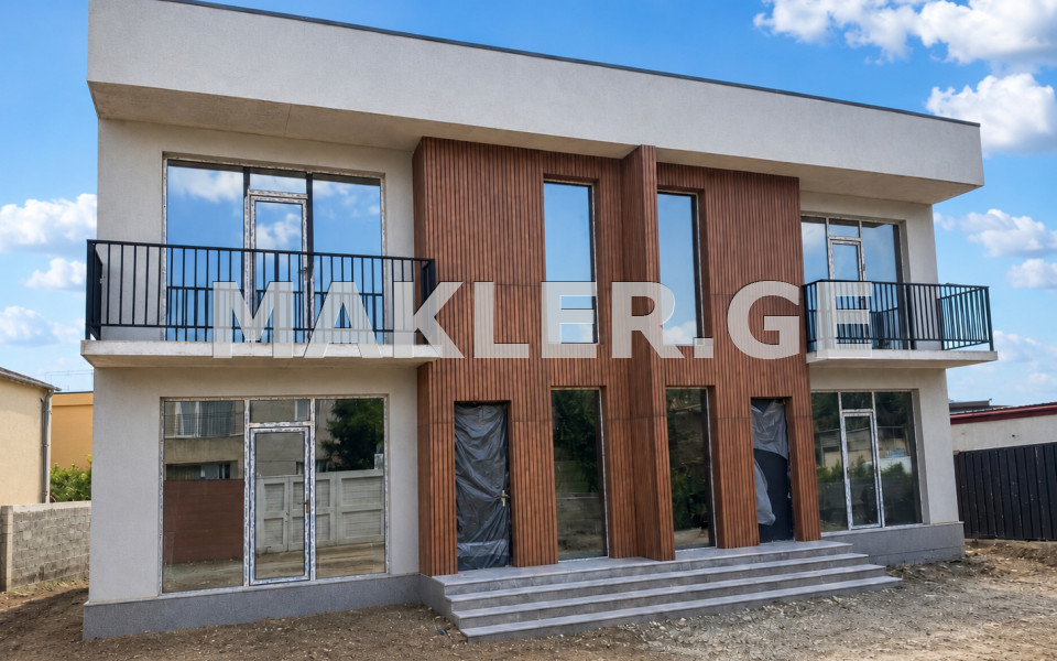  For Sale 309 m² space Private House in Gldani