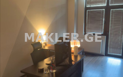  ქირავდება 135 m² ფართობის კომერციული ფართი საბურთალოზე  ნუცუბიძის ქუჩაზე 