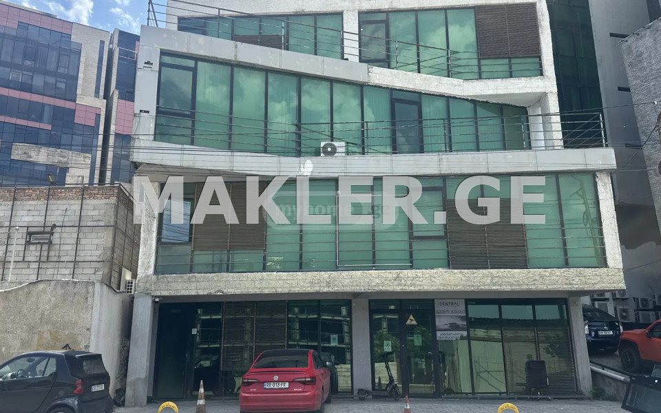  ქირავდება 340 m² ფართობის კომერციული ფართი საბურთალოზე  სააკაძის დაღმართზე 
