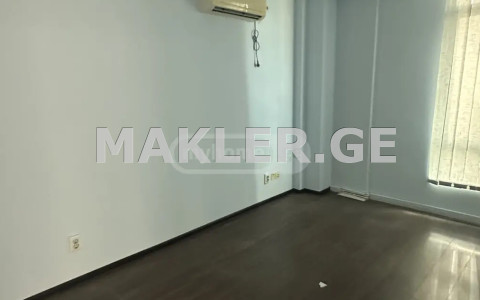  ქირავდება 340 m² ფართობის კომერციული ფართი საბურთალოზე  სააკაძის დაღმართზე 