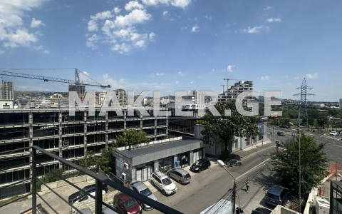  ქირავდება 340 m² ფართობის კომერციული ფართი საბურთალოზე  სააკაძის დაღმართზე 