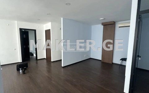  ქირავდება 340 m² ფართობის კომერციული ფართი საბურთალოზე  სააკაძის დაღმართზე 