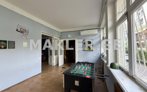  ქირავდება 125 m² ფართობის კომერციული ფართი ვაკეში  არაყიშვილის ქუჩაზე 