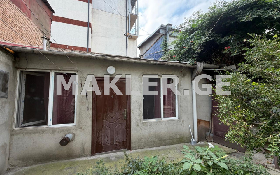  იყიდება 52 m² ფართობის საკუთარი სახლი ჩუღურეთის რაიონში  მამარდაშვილის ქუჩაზე 