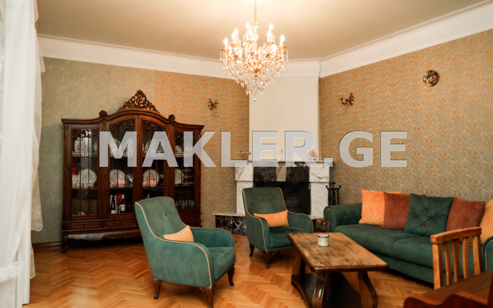  იყიდება 257 m² ფართობის საკუთარი სახლი ავლაბარში