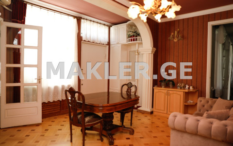  იყიდება 257 m² ფართობის საკუთარი სახლი ავლაბარში
