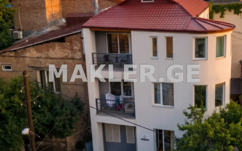  იყიდება 250 m² ფართობის საკუთარი სახლი მთაწმინდაზე
