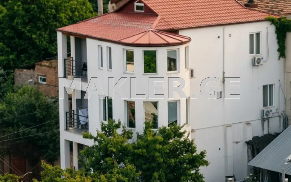  იყიდება 250 m² ფართობის საკუთარი სახლი მთაწმინდაზე