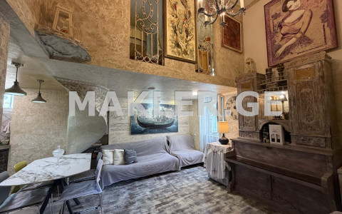  For Sale 4 room  Apartment in Mtatsminda dist. (Old Tbilisi)  in Griboedovi st. 
