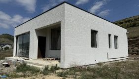 იყიდება 126 m² ფართობის საკუთარი სახლი საბურთალოზე