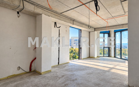  For Sale 7 room  Apartment in Saburtalo dist.  in Tamarashvili st. 