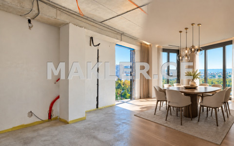  For Sale 7 room  Apartment in Saburtalo dist.  in Tamarashvili st. 