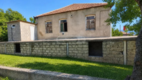 იყიდება 1000 m² ფართობის საკუთარი სახლი საბურთალოზე