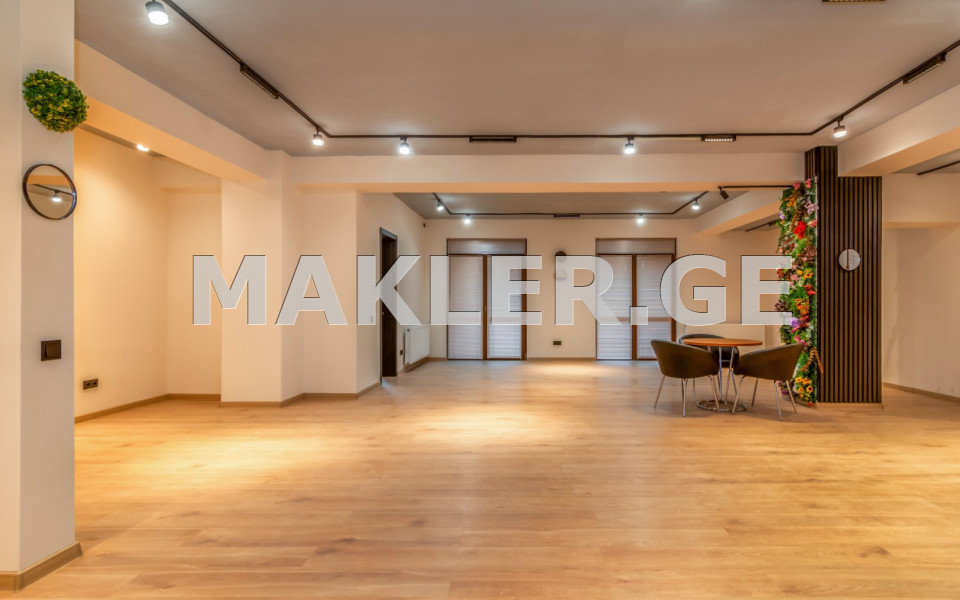  ქირავდება 130 m² ფართობის კომერციული ფართი საბურთალოზე  საირმის ჩიხში 