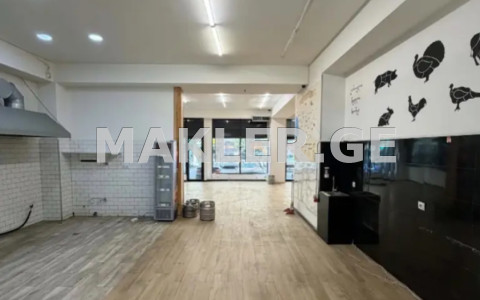 ქირავდება 120 m² ფართობის კომერციული ფართი საბურთალოზე  მ. ალექსიძის ქუჩაზე 