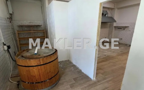  ქირავდება 120 m² ფართობის კომერციული ფართი საბურთალოზე  მ. ალექსიძის ქუჩაზე 