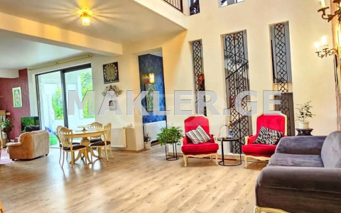  ქირავდება 600 m² ფართობის საკუთარი სახლი ვაკეში