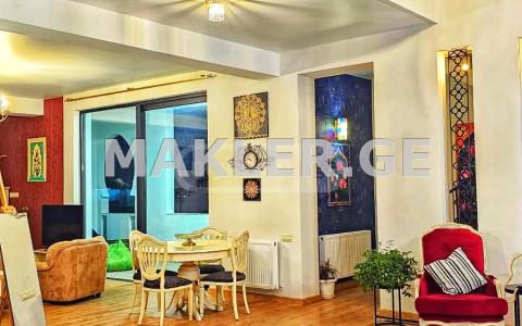  ქირავდება 600 m² ფართობის საკუთარი სახლი ვაკეში